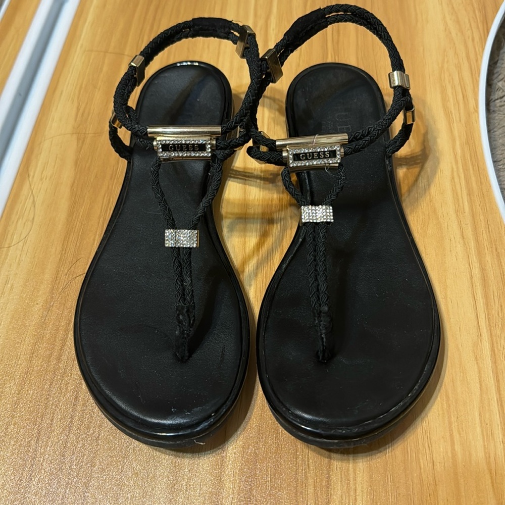 Guess flat sandals